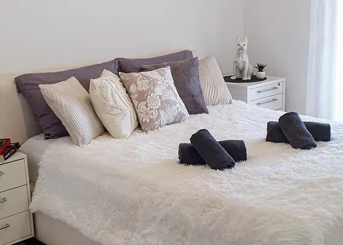 Jass Next To Mall Of 斯普利特