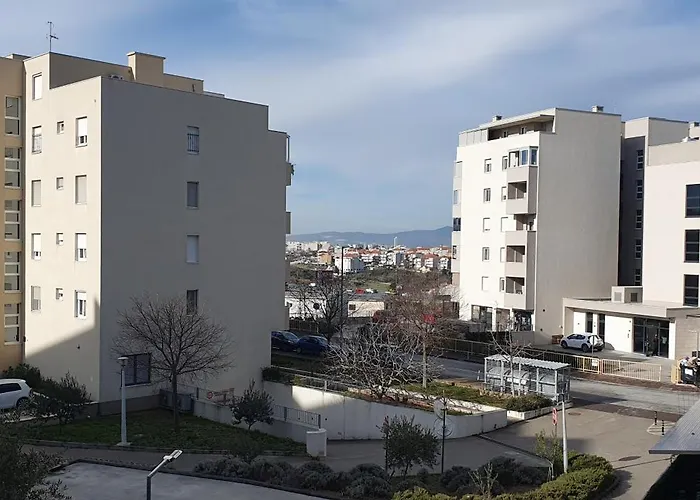 Jass Next To Mall Of 公寓 *