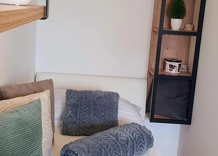 Jass Next To Mall Of 斯普利特