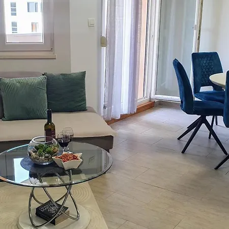 Jass Next To Mall Of * Сплит