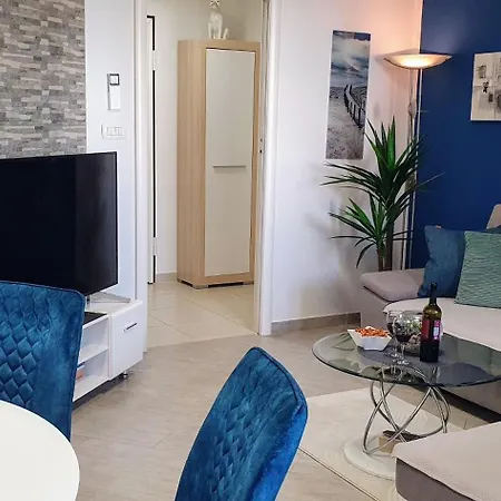 Апартаменты Jass Next To Mall Of *